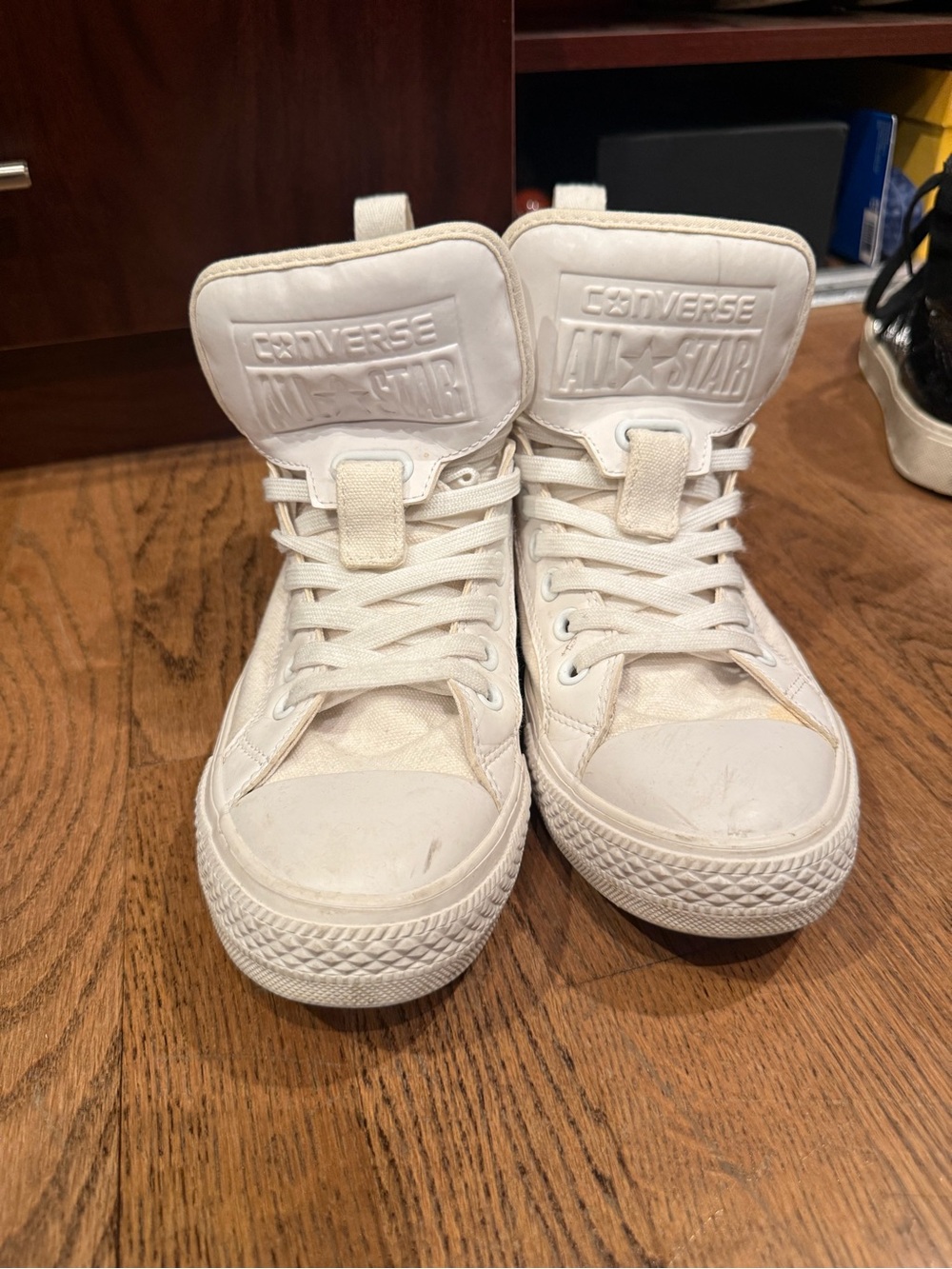 Converse Chuck Taylor All Star Hi Top Cream Sz 9W/7M